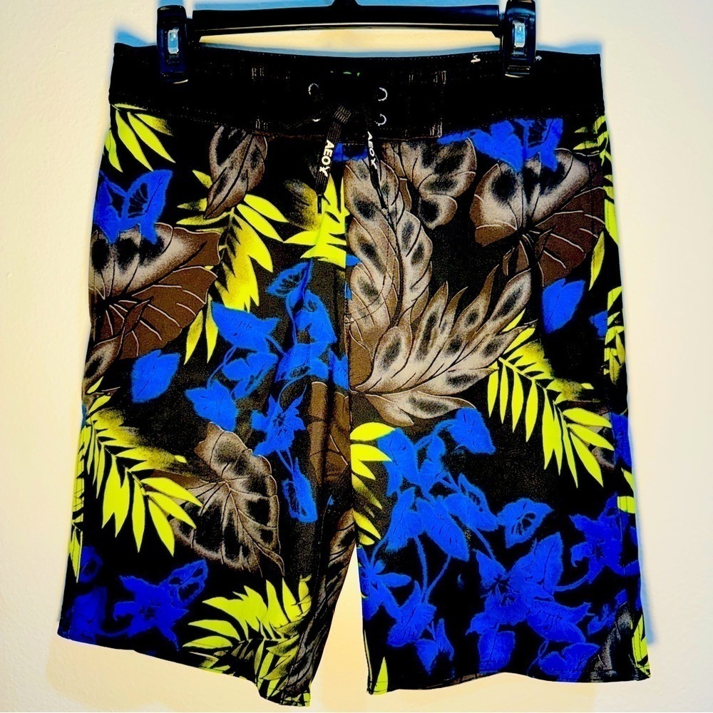 American Eagle Outfitters Swim Trunks / Board Shorts -Tropical  - Size Small
